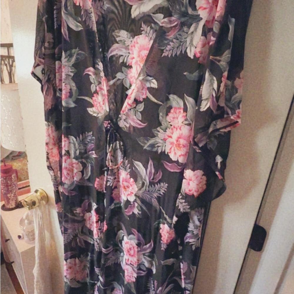 Torrid Floral Kimono with tie - Pink and Green